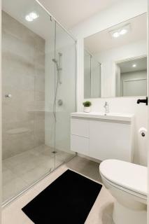 Stylish 2BR Retreat Near UC Belconnen Mall - 3