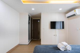 Brcozy near BTS nana & Terminal21 - 8