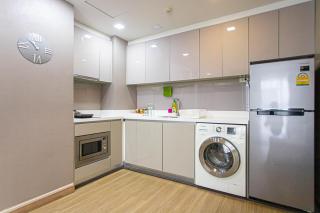 Brcozy near BTS nana & Terminal21 - 9