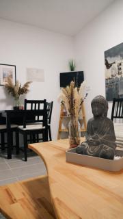 Zentrale Citywohnung mit Küche & privatem Zugang - 4