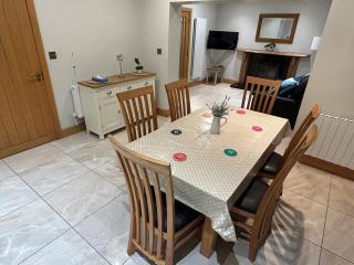 6 bed house, 4 bath house in Brickens - 6