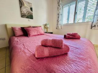 Sea View Family Apartment with Pool - 4