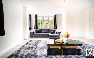 LUX 2BDR Flat By Luton Station, Airport, City Centre - 30min to King's X St Pancras International - 3