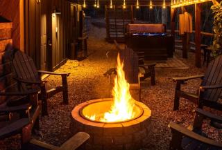 LUXE Lake Adger-Lakefront Home, Private Dock, Hot Tub, Fire Pit, Canoe, Epic Mtn & Lake Views, Universal EV Station - 8