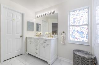 Family Launch View Stay, Modern and Bright - 3