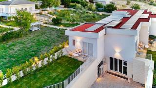 Amarena Garden House - 9