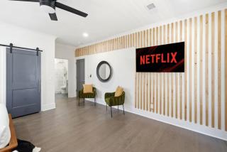 New Peach State Escape Luxe Stay w Outdoor Movies, Bikes, Game Room Near Downtown - 7