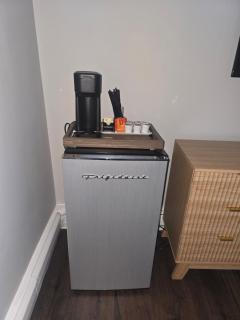 Cozy Room in Revere near Beachmont Blue Line Station - 7