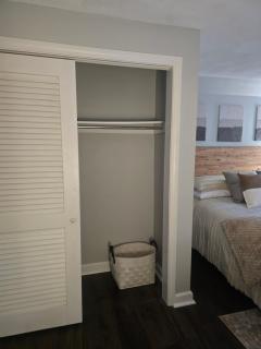 Cozy Room in Revere near Beachmont Blue Line Station - 1