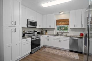 Fun Oasis Near Springs Spa Game Room Yard Spa EV - 1