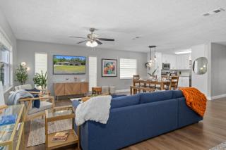 Fun Oasis Near Springs Spa Game Room Yard Spa EV - 4