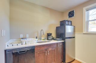 10 Mi to DC Berwyn Heights Apt with Shared Patio! - 1