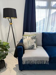 Bright Modern Mill Hill Home Free Parking and Garden - 8