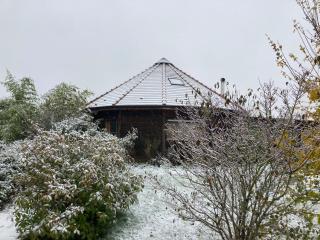 Maison Ecologique Ronde en Bois, Châteaux de la Loire, France - 9