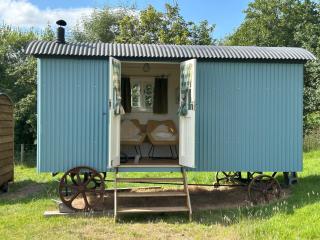 Tower Farm Holidays - Shepherd's Huts - 4