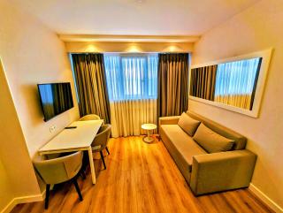 Billionare In Alliance Palace - 4