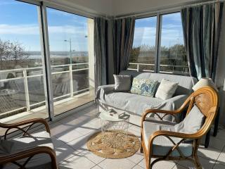 Appartement T2 vue mer les pieds dans l'eau avec parking privé - 0