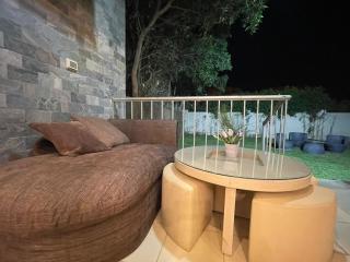 Modern apartment with garden - 3