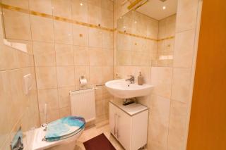 Bright U6 Jägerstraße Studio for 2 - 3