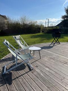 House with Outdoor Jacuzzi - 2