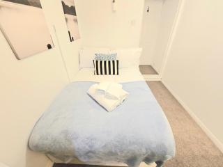 Gillings Villa -5 Bed Great For Long & Short Stay!!! Gillingham Kent - 3