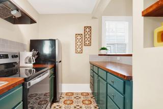 West Park Suites Unit B - 6