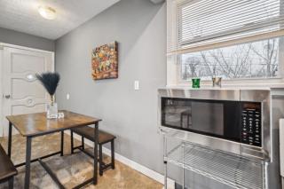 Blue Bayou Cozy in South Cleveland - 6