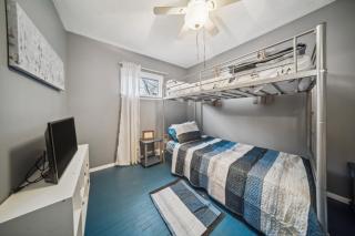 Blue Bayou Cozy in South Cleveland - 2