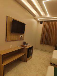 Family Rooms Only By Provide The URO Group - Main Bazar Paharganj - 7
