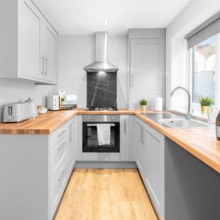 Two Bed Apartment - Two Parking Spaces - Stourbridge 1bSt - 6