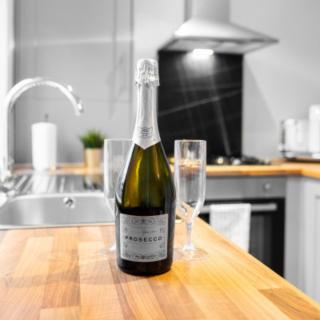 Two Bed Apartment - Two Parking Spaces - Stourbridge 1bSt - 4