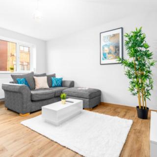 Two Bed Apartment - Two Parking Spaces - Stourbridge 1bSt - 0