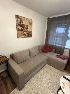 Lomanosav Cozy Apartametn - 1