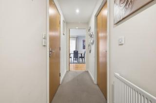 Two Bedroom House by Brookland Stays Serviced Accommodation Short Lets London with Free WiFi - 3