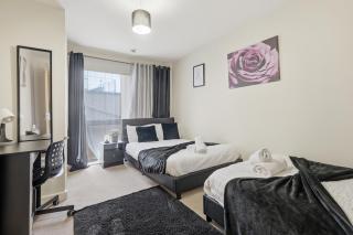 Two Bedroom House by Brookland Stays Serviced Accommodation Short Lets London with Free WiFi - 8