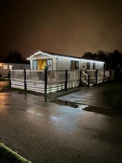 Rachel Retreat Caravan Kingfisher Court Tattershall Lake - 4