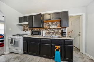 Cozy two bedroom one bath - 3