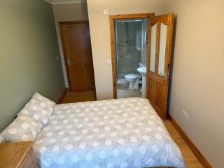 4 Bed on The Main Street - 2