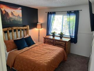 Cozy Home Pikes Peak Hot Tub Fire Pit Trails - 7