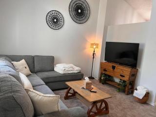 Cozy Home Pikes Peak Hot Tub Fire Pit Trails - 2