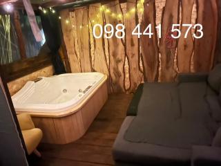 Large camper in the olive grove - 9