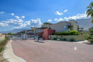 La Mirage Contemporary Home Plus Pool Exclusively Month Plus - 1