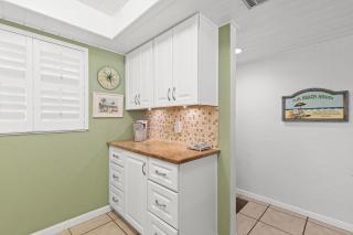 110 - Ocean View 1/1 Poolside Ground Floor - 1