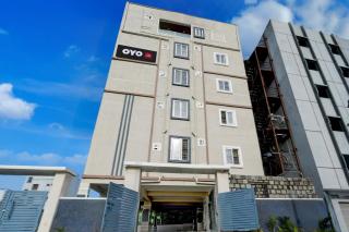 Hotel O RR Grand Luxury Rooms - 9