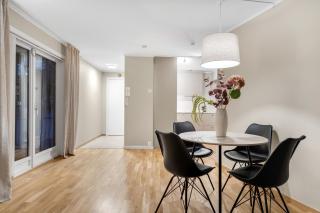 Arctic City Apartment l City & Mountain View - 3