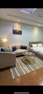 غرفة بدورة مياة بدخول ذاتي - 0