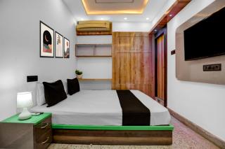 Hotel O Raj Mahal INN - 1