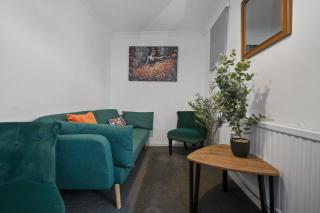 The Randolph 2-Bed MK9 Flat Short- Long-Stay Family & Contractor Friendly Free Parking close to Theatre, Now with lounge - 8