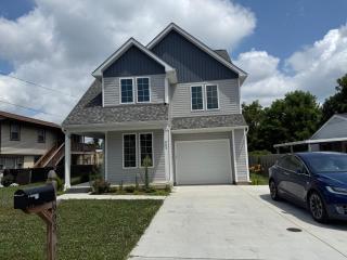 Work and play close to everything - 9