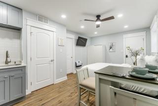 Studio Minutes from Center City South Philly Special - 6